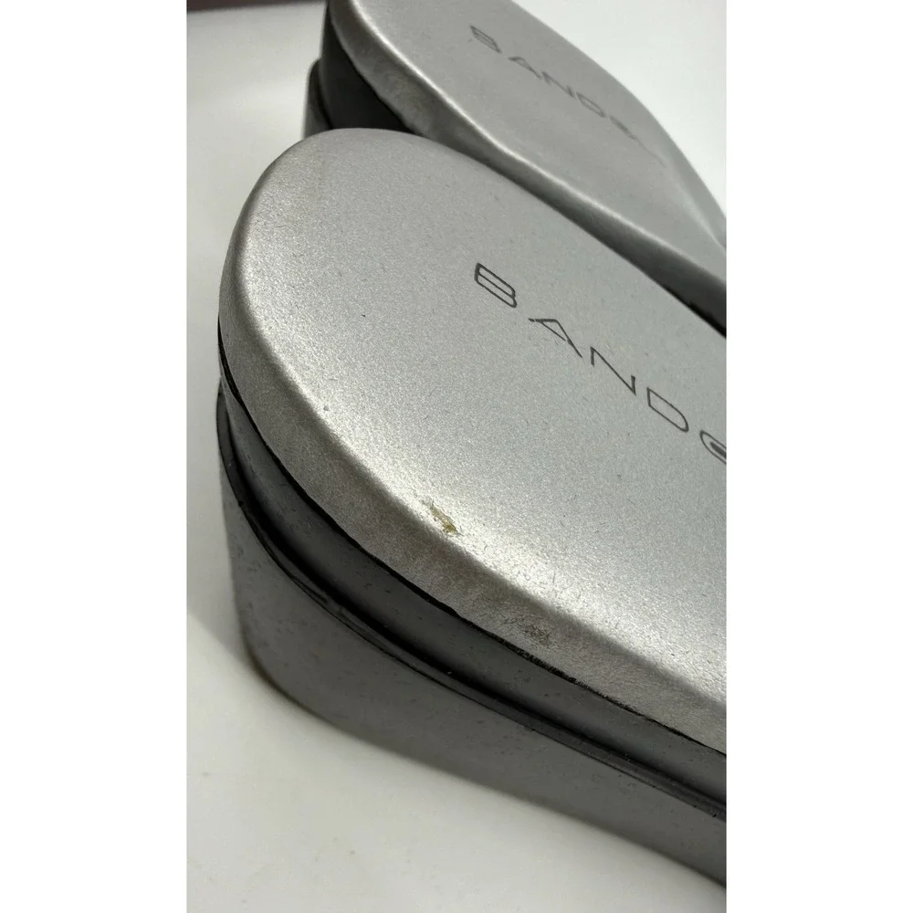 Bandolino please see